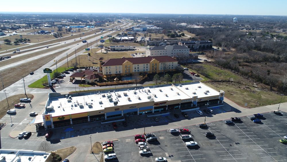 Shafer Crossing Retail Center: 2918 N US Highway 75, Sherman, TX 75090
